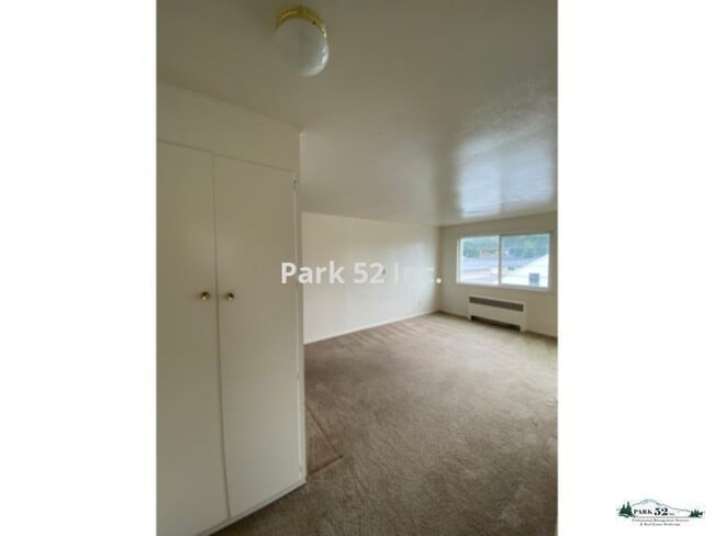 Building Photo - 5240 S Puget Sound Ave