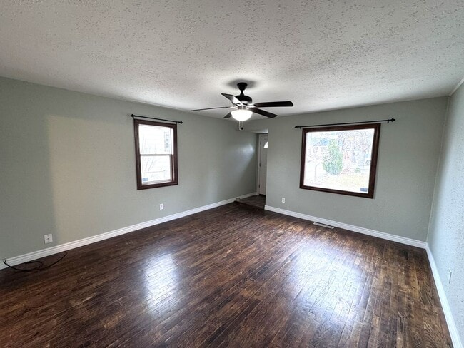 Building Photo - Beautifully Remodeled Home Near Terry Park