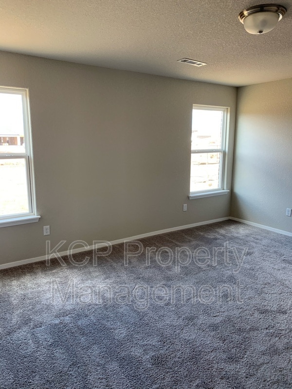 Building Photo - 6706 SW Whitmarsh Rd