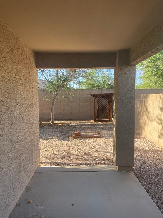 Building Photo - 3076 E Michelle Way