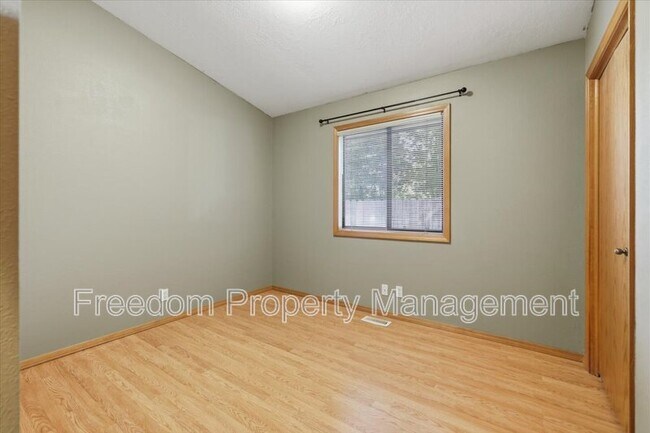 Building Photo - 6127 N Portsmouth Ave