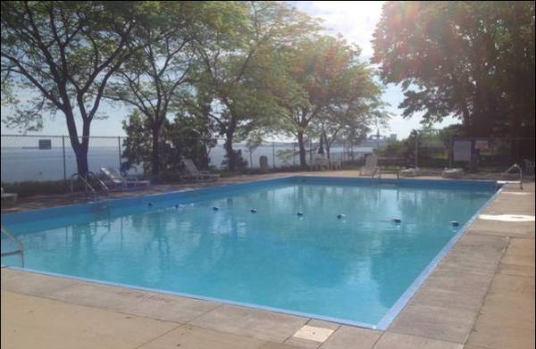 Primary Photo - 11820 Edgewater Dr