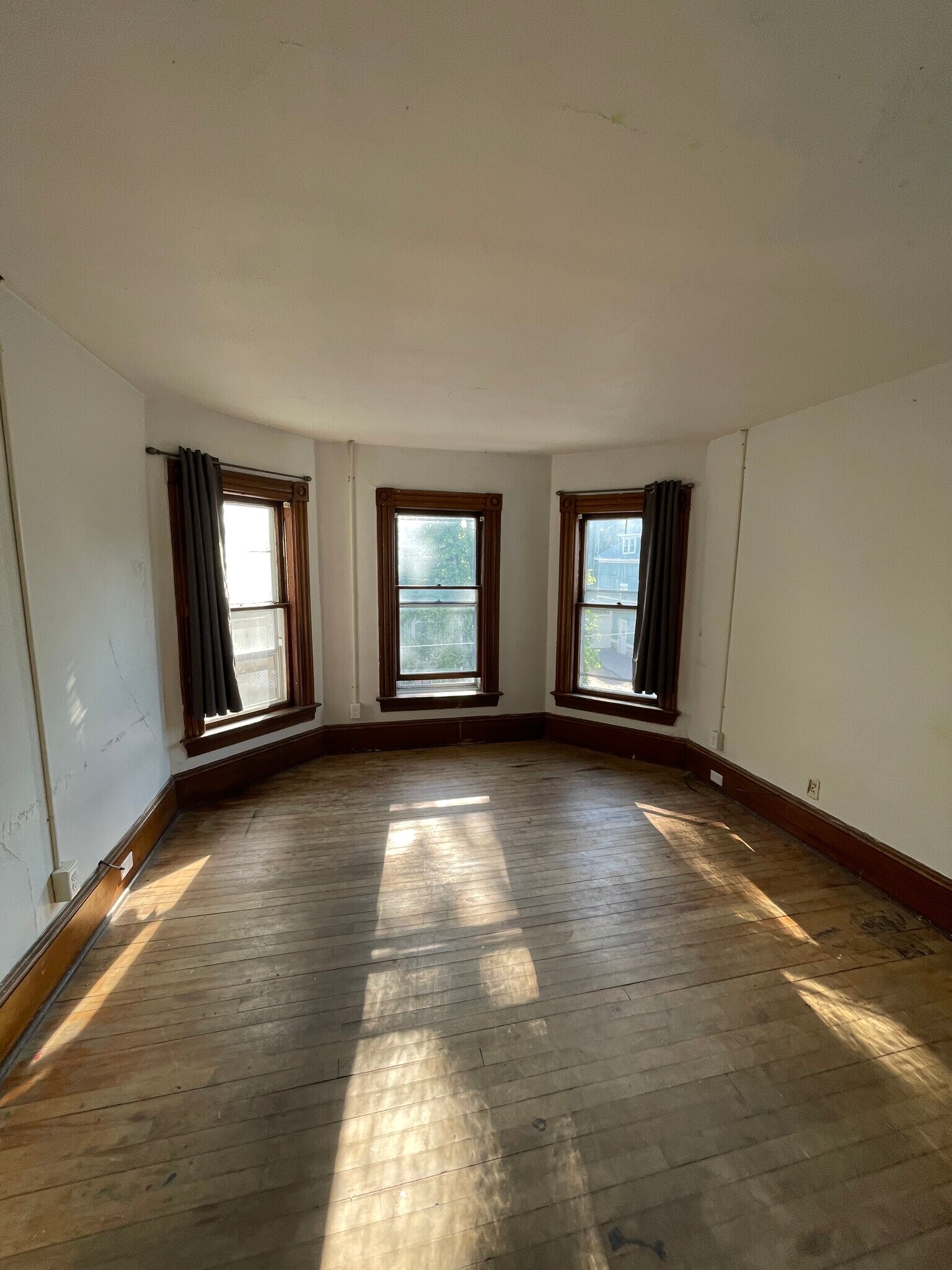 Building Photo - 108 Buell St