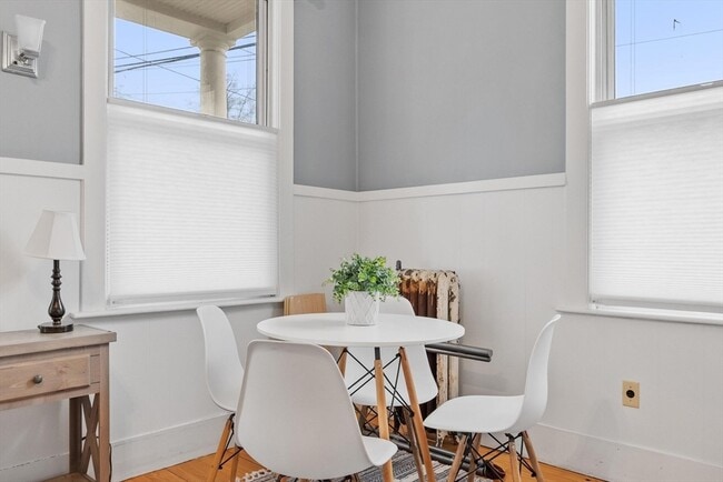 Building Photo - 113-115 Main St