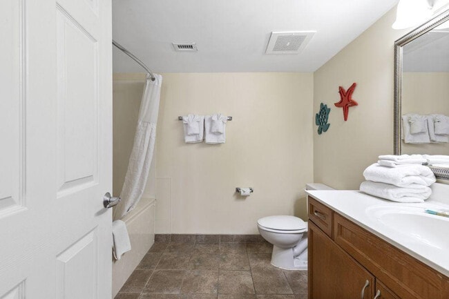 Building Photo - 1321 S Ocean Blvd