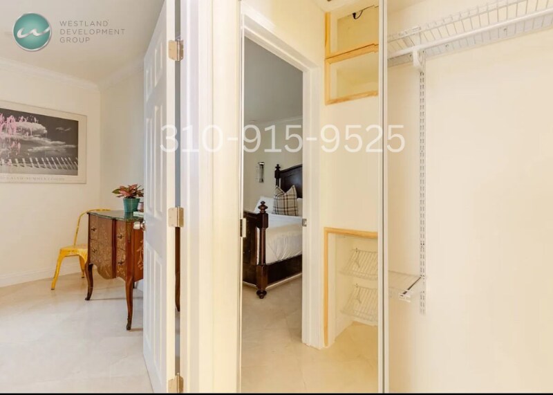 Building Photo - 11817 Darlington Ave