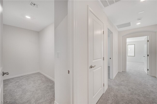 Building Photo - 677 Soaring Wings Ave