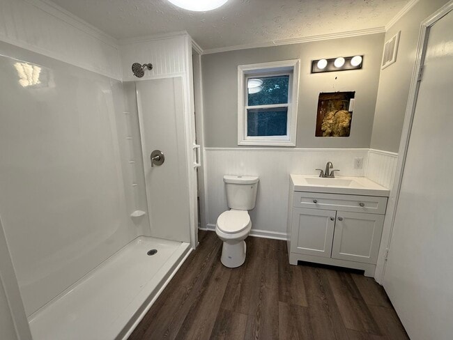 Building Photo - 4 Bedrooms, 2 Bathrooms - Home in Rome!