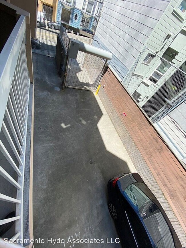 Building Photo - 1490 Sacramento St