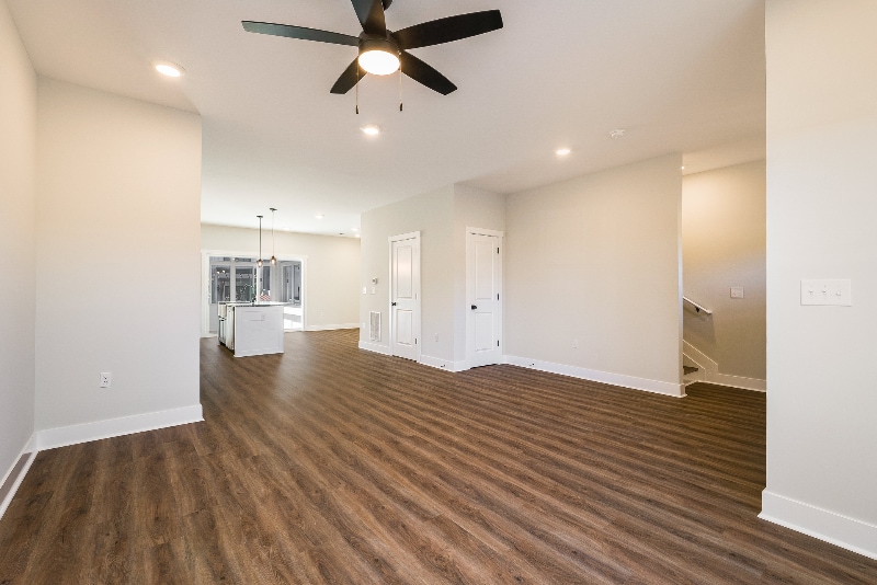 Building Photo - 13 Barnyard Cir