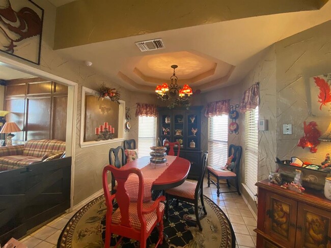 Building Photo - 5273 Sherbrooke Ln