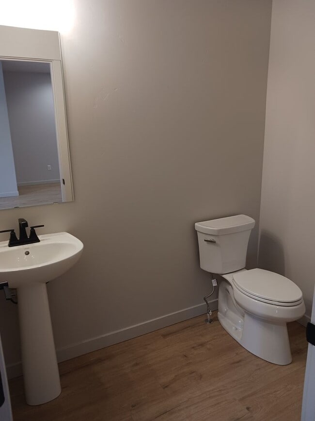 Building Photo - Fantastic Brand New 1 Bedroom Townhouse