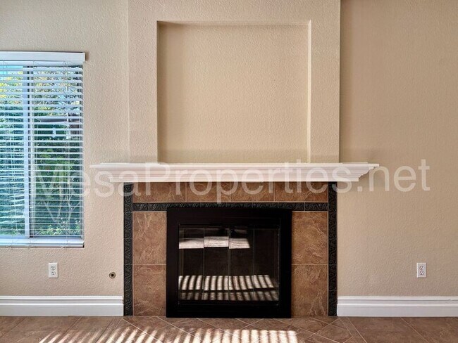 Building Photo - 15572 Ficus St