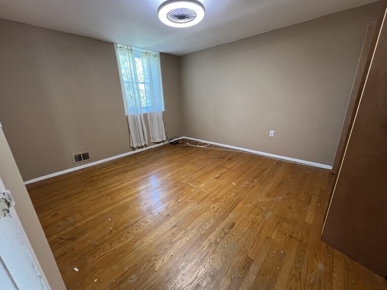 Building Photo - 7202 Sindall Rd