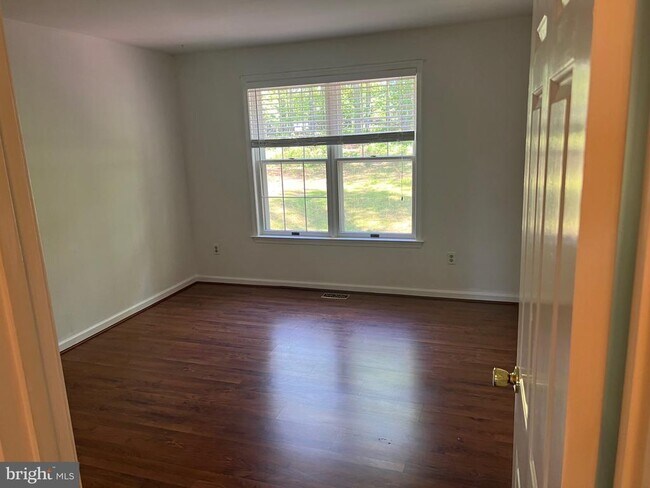 Building Photo - 14260 Burntwoods Rd