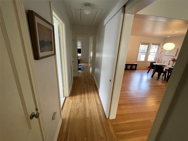 Building Photo - 1415 Travis Heights Blvd