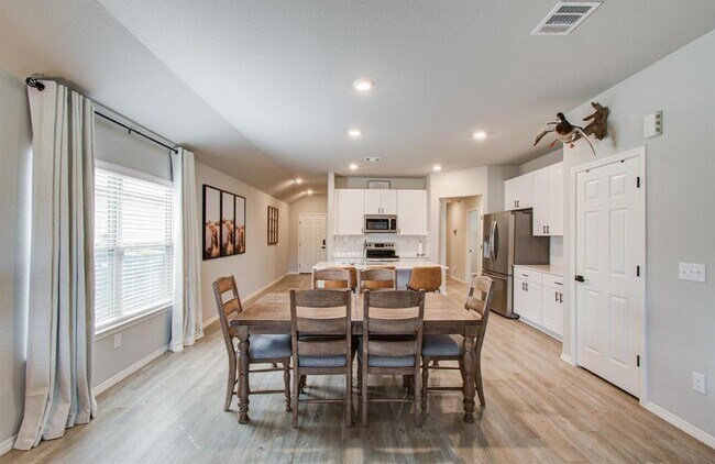 Building Photo - 14810 Archer Ct