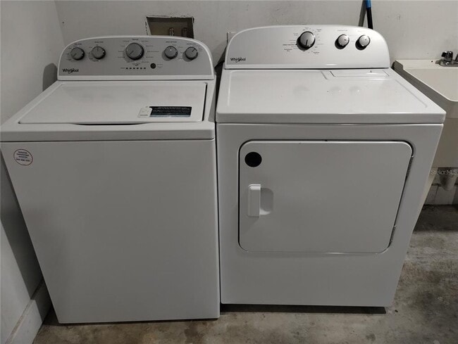 Building Photo - 138 SW Gremlin Way