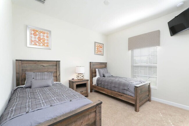 Building Photo - 4822 Brier Rose Ln