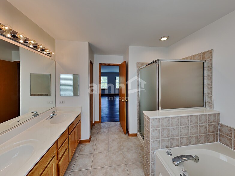 Building Photo - 1106 Autumn Dr