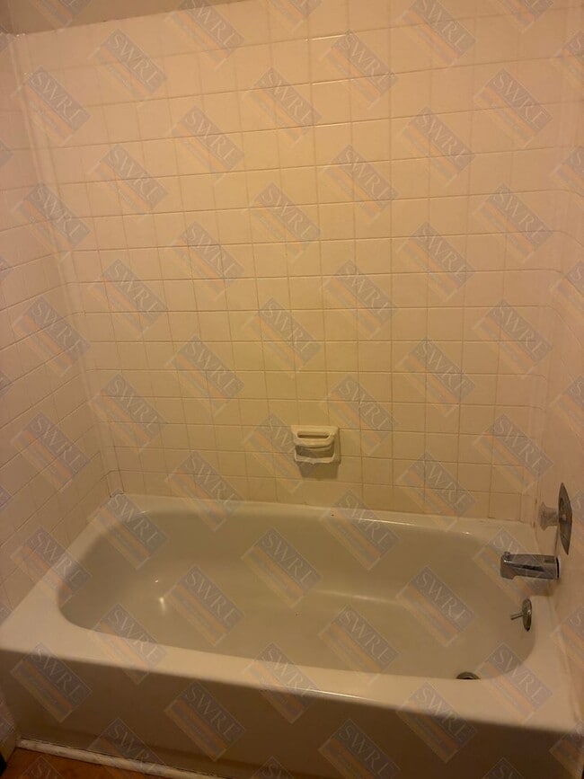 Building Photo - 855 Mocassin-