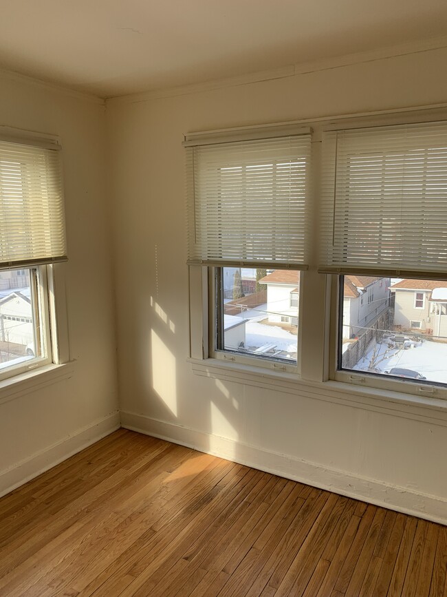 bedroom - 53 W 15th St