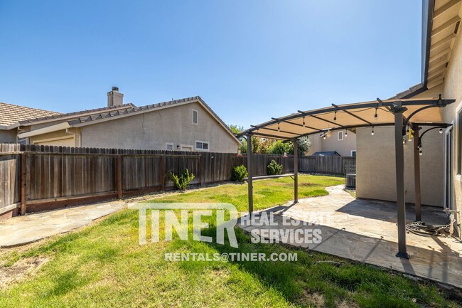 Building Photo - Beautiful Roseville Home on Court