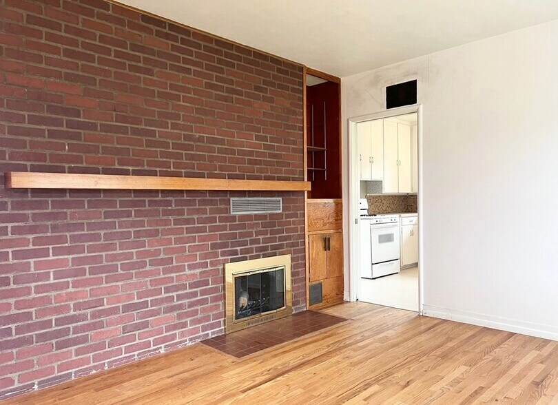 Building Photo - 15 Hillcrest Dr