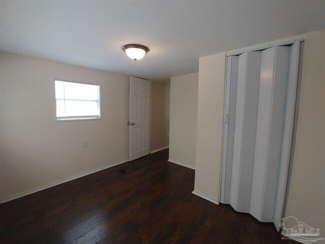 Building Photo - 2821 Hillcrest Ave