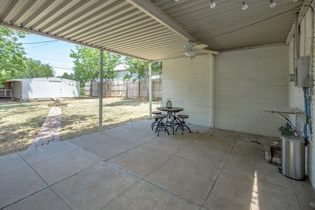 Building Photo - 2109 NW 36th St