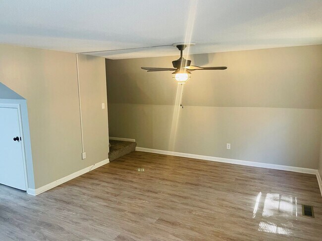 Building Photo - 3679 Doris Dr