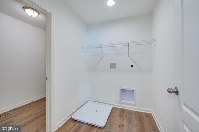 Building Photo - 192 Ludgate Mnr