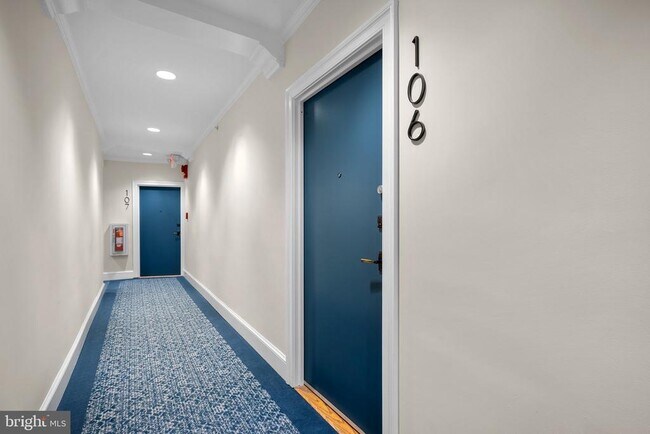 Building Photo - 3220 17th St NW