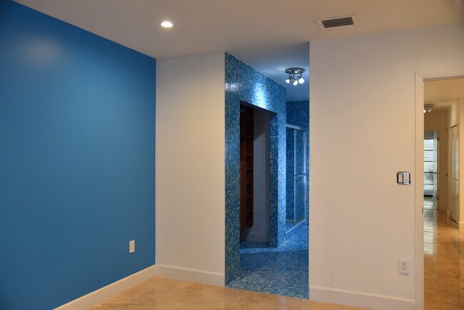 Building Photo - 15315 Loch Isle Dr W