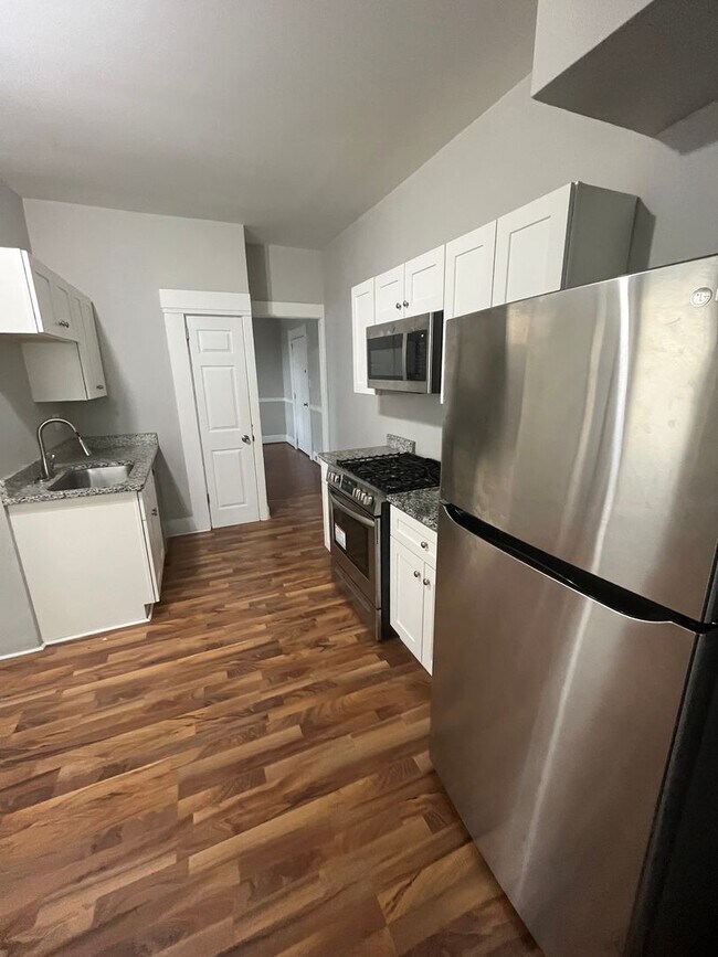 Building Photo - 4805 Eastern Ave