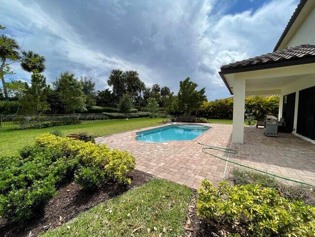 Building Photo - 11720 Waterway Cir