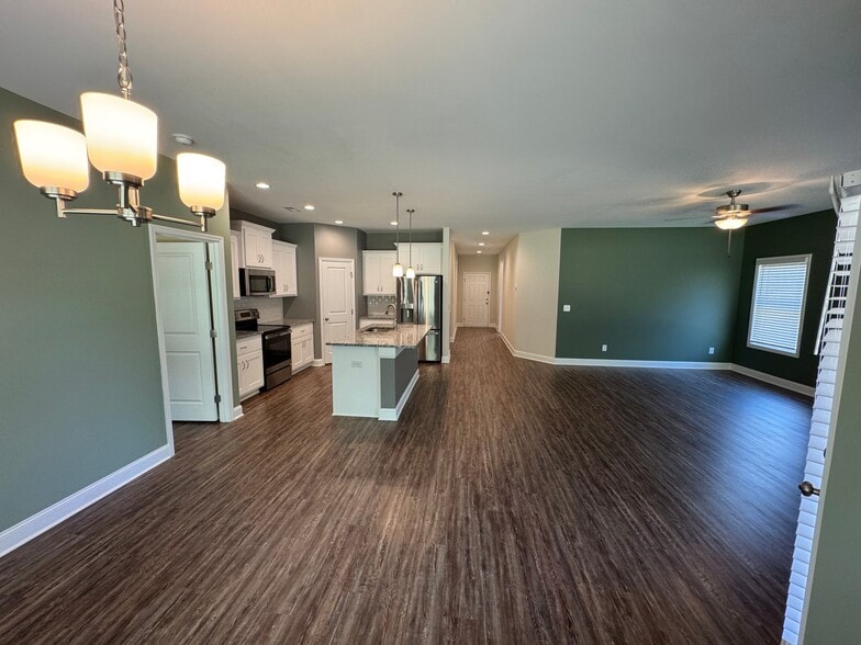 Building Photo - 27244 McKenna Dr
