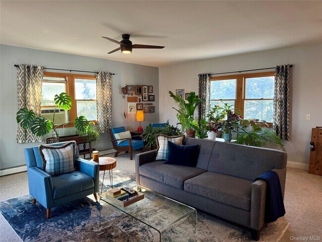 Building Photo - 322 E Beech St