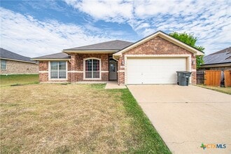 Building Photo - 305 Hedy Dr