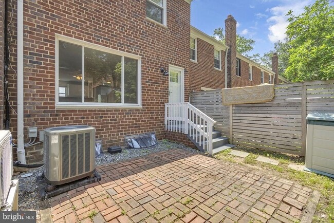 Building Photo - 46 Ancell St
