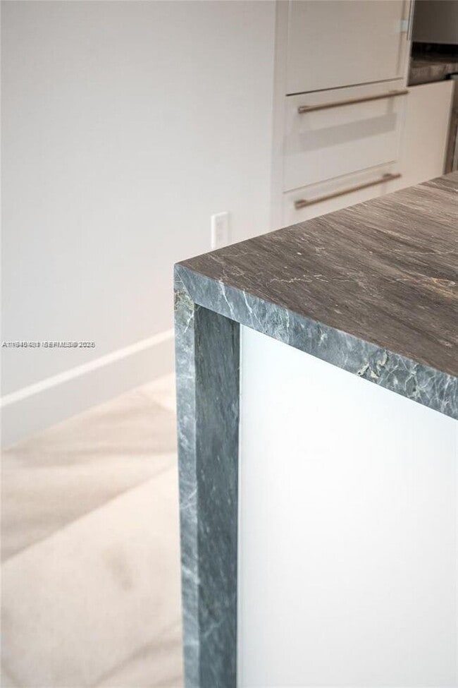 Building Photo - 700 NE 26th Terrace