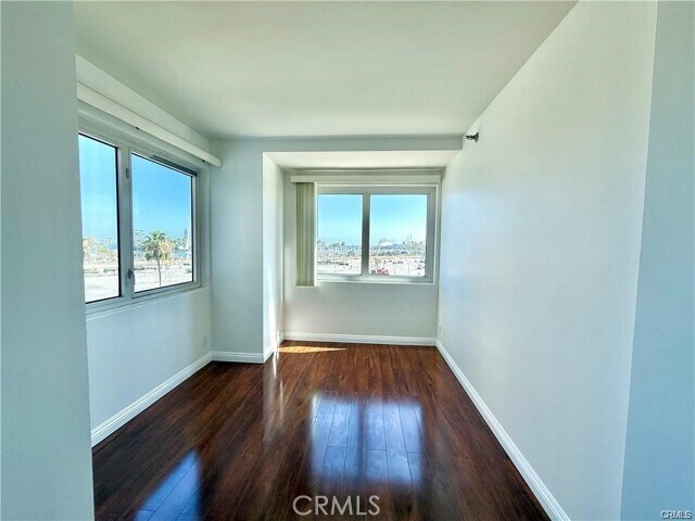 Building Photo - 525 E Seaside Way
