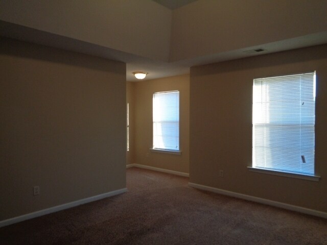 Building Photo - 7864 Parkmont Dr