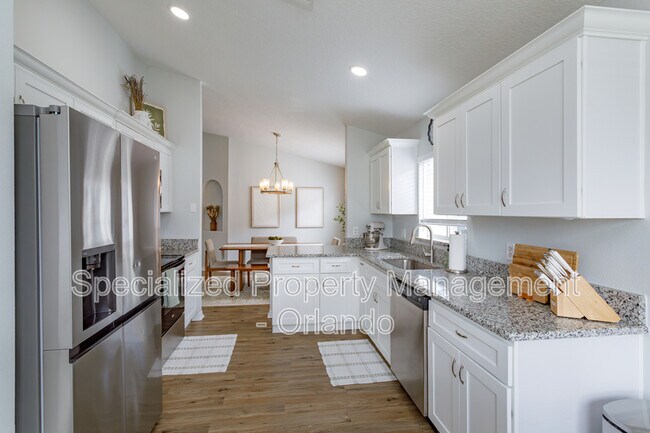 Building Photo - 2532 Ventura Cir