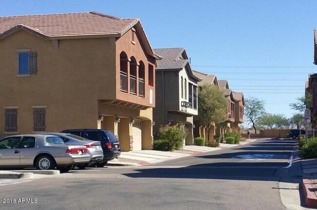 Building Photo - 2250 E Deer Valley Dr