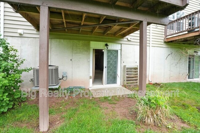 Building Photo - 2024 Morgan Hill Dr