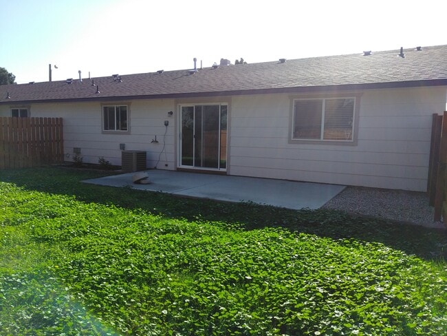 Building Photo - 5555 N Millrun Ave