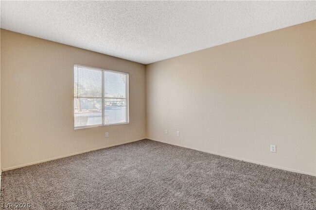 Building Photo - 7100 W Pirates Cove Rd