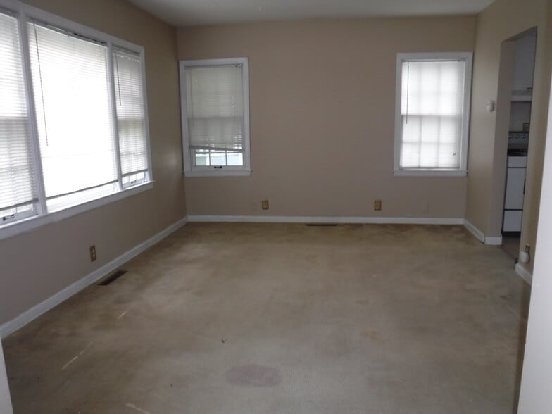 Building Photo - 2932 Penn St