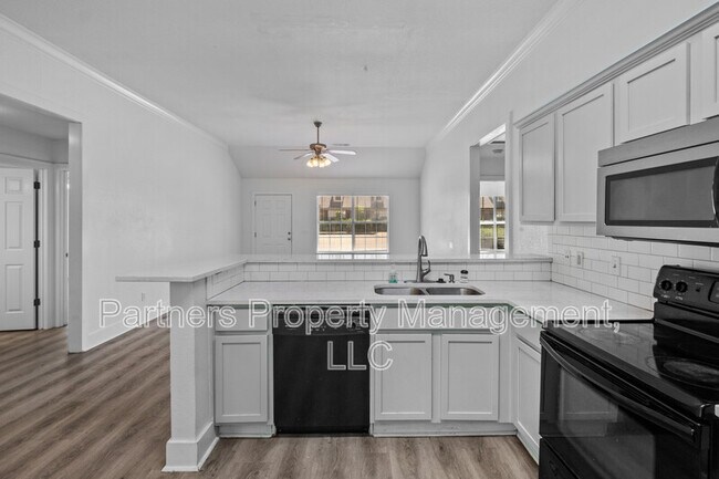 Building Photo - 1174 W Hendrix St